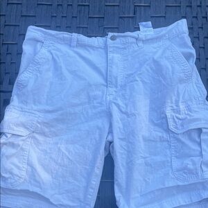 DKNY Men's White Cargo Shorts‎